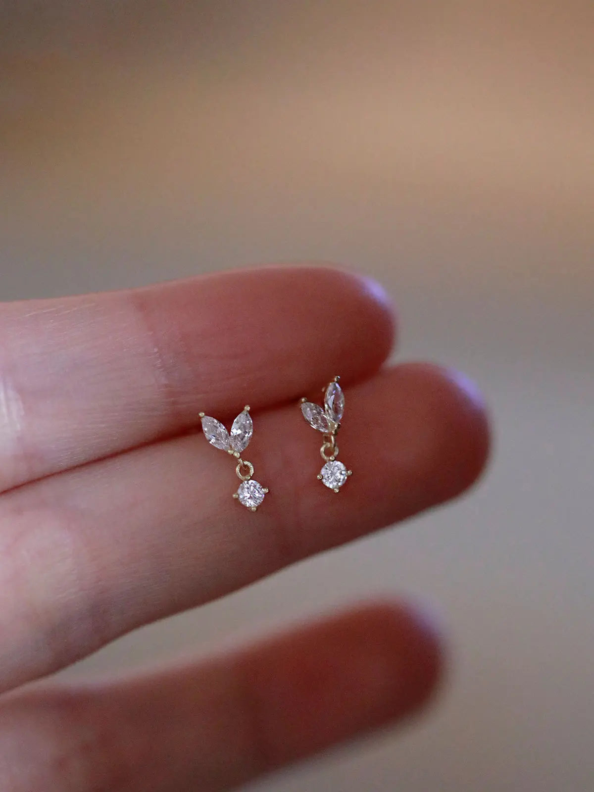Gold-Plated Zircon Stud Earrings - Shiny Minimal Sparkle