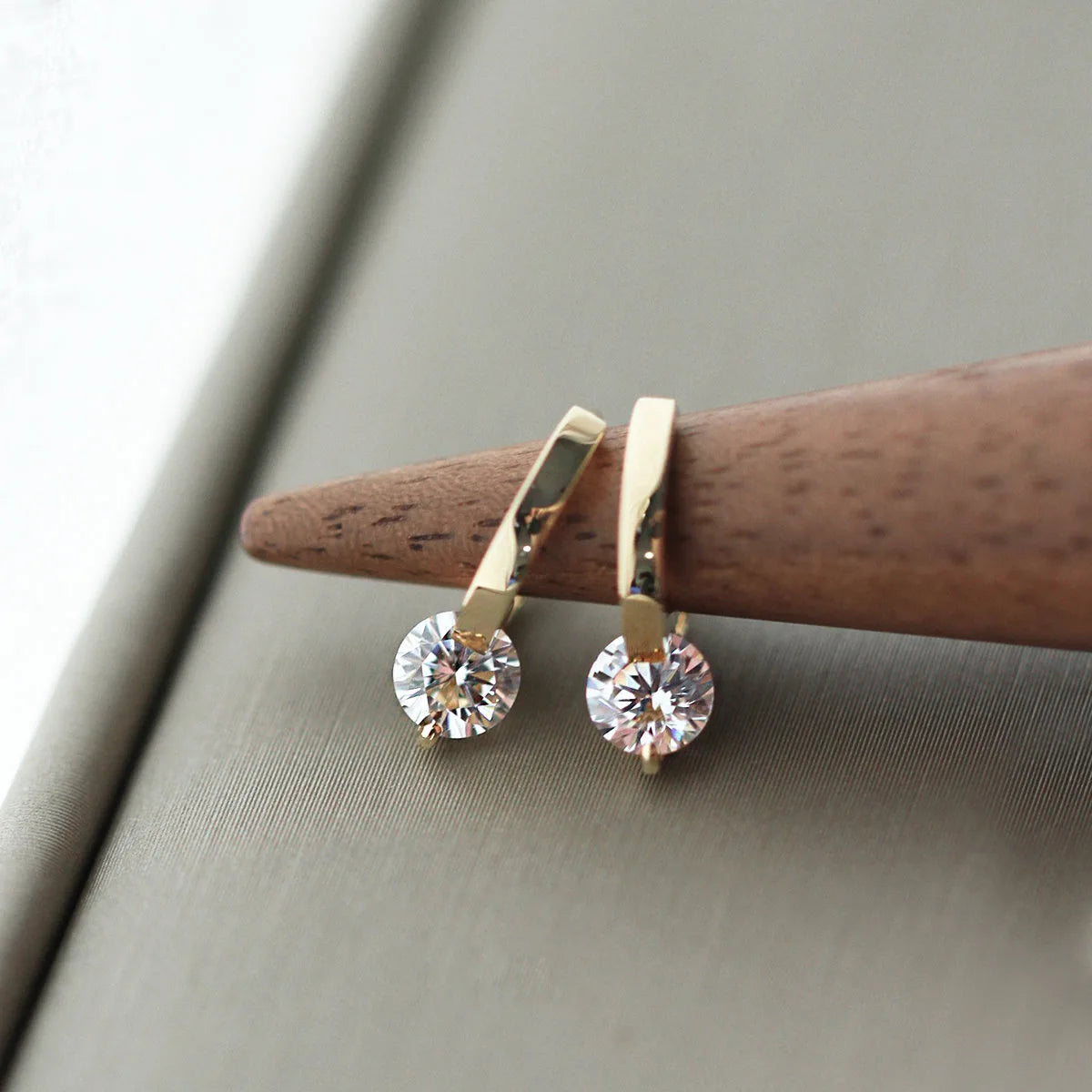 Gold-Plated Zircon Stud Earrings - Shiny Minimal Sparkle