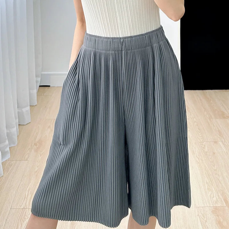 Pleated Mid-Length Shorts - High Waist Drape Fit