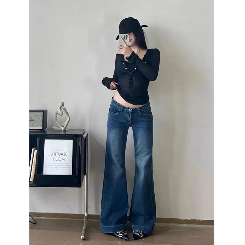 Low-Waist Flared Jeans - Y2K Wide-Leg Denim