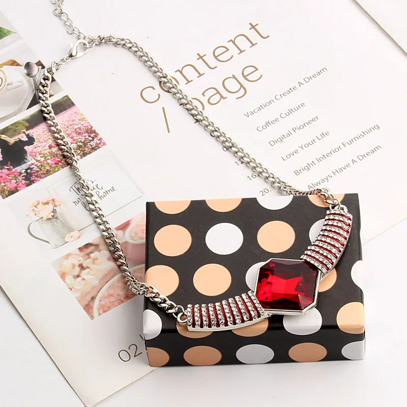 Vintage Gem Choker Necklace - Retro Statement Style