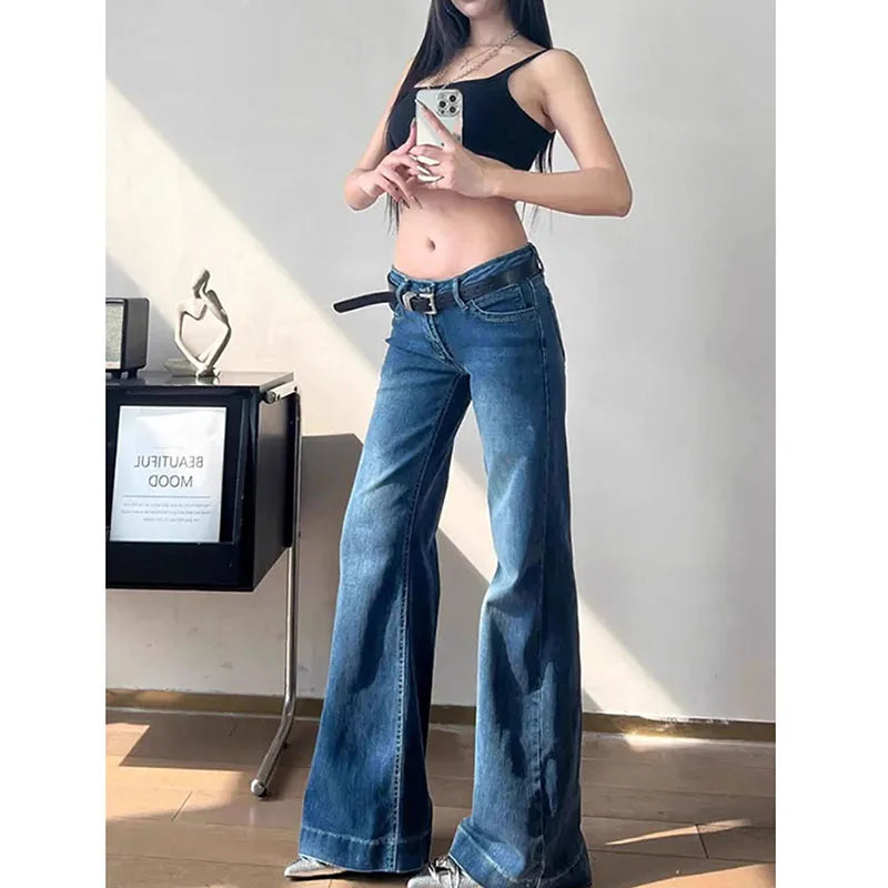 Low-Waist Flared Jeans - Y2K Wide-Leg Denim